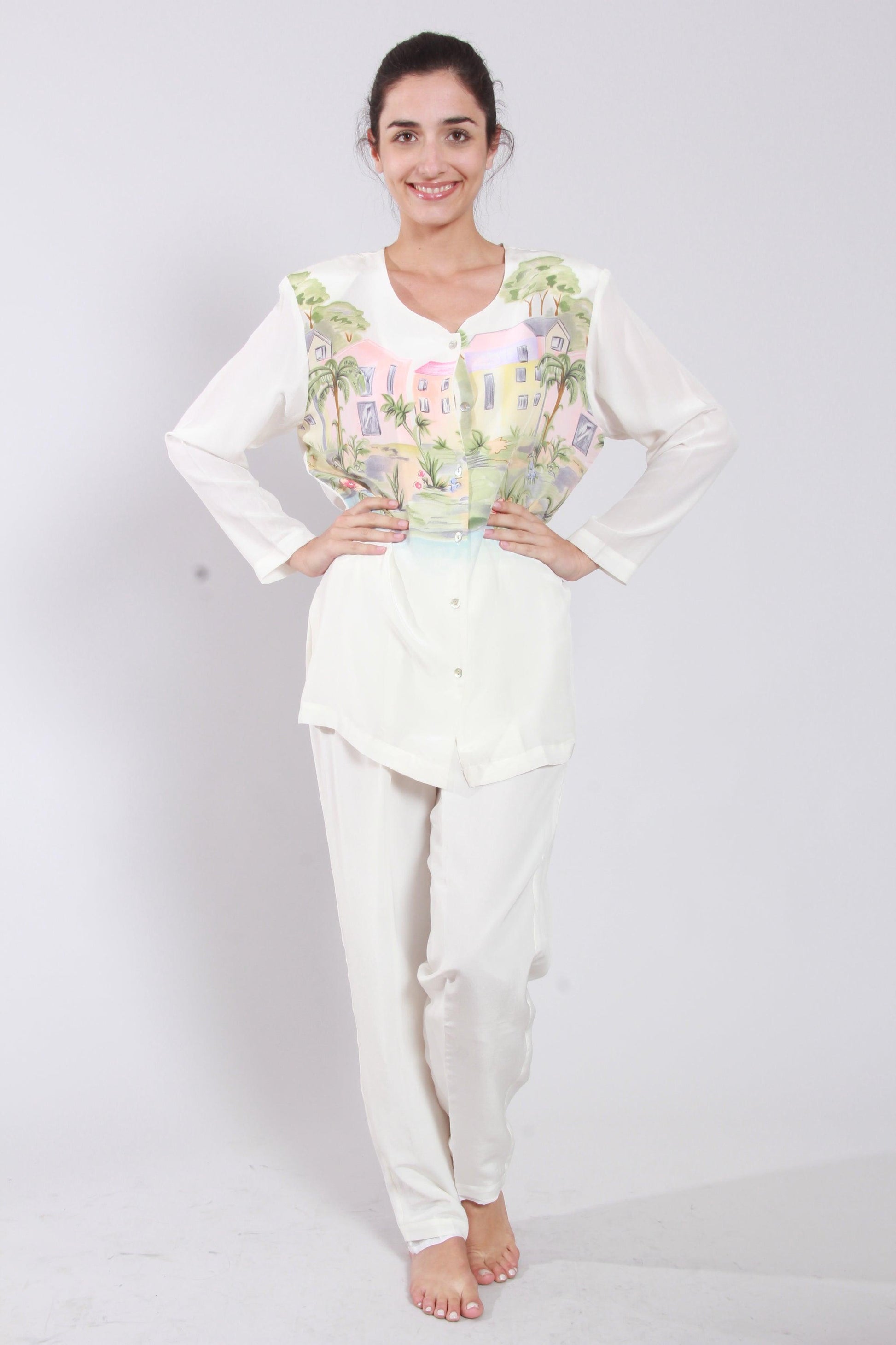 With Florida scenery prints, this silk blouse features pure silk fabric, ultimate comfy, natural shell front buttons and simple classic design.  Amazing mix of fresh, grace and lavishly relax.